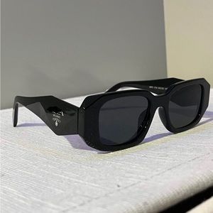 Dupe rectangular designer sunglasses
